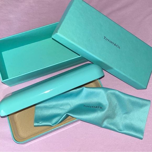Tiffany & Co. hard shell eyeglasses case with box and cloth - Picture 3 of 3